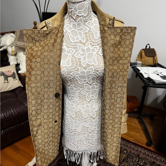Coach signature Gold and Brown Trench Coat with Timeless Elegance NWT - Picture 5 of 8